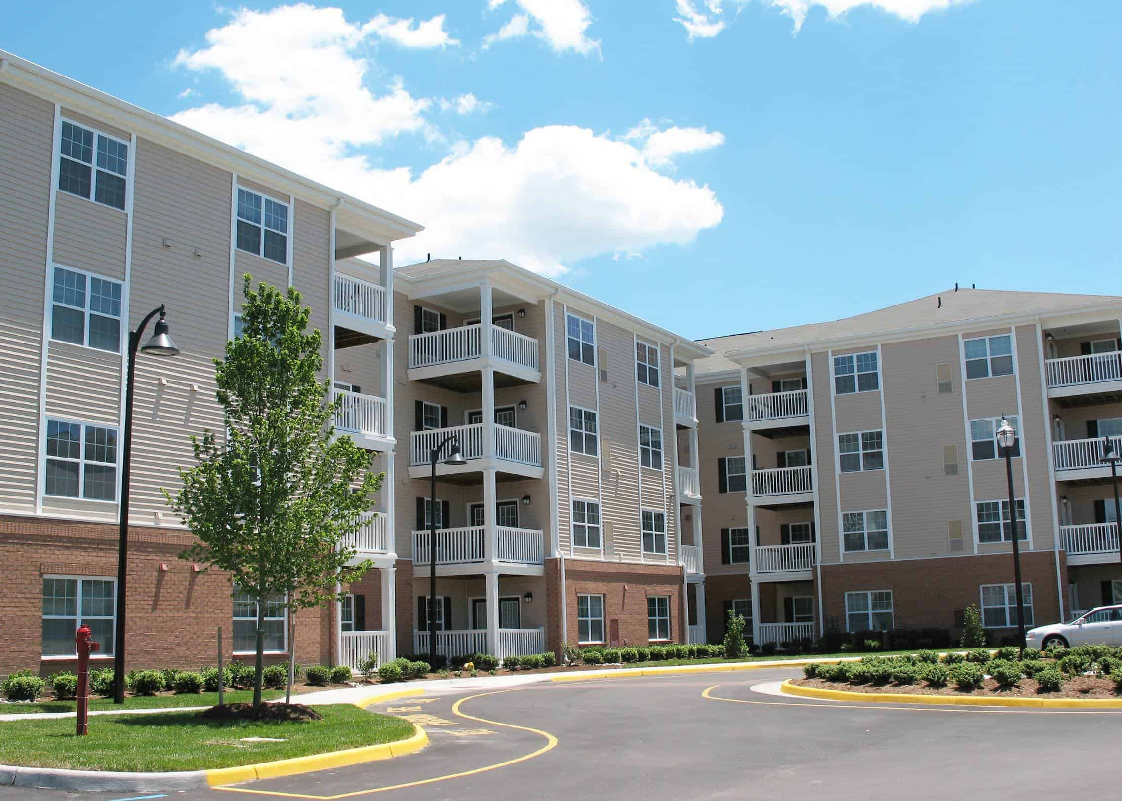 Somerset Pointe Apartments - Standard Communities